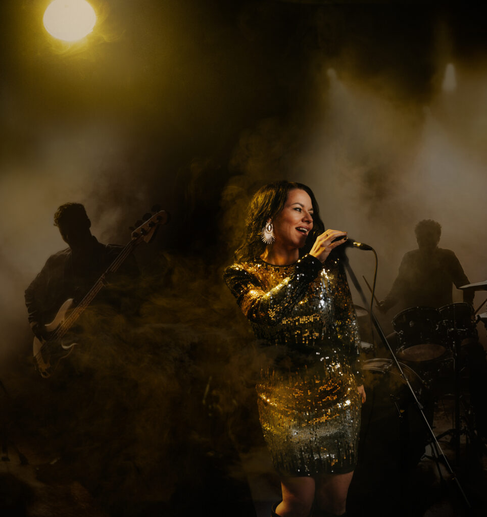 Mélissa Pomerleau avec le groupe MGM